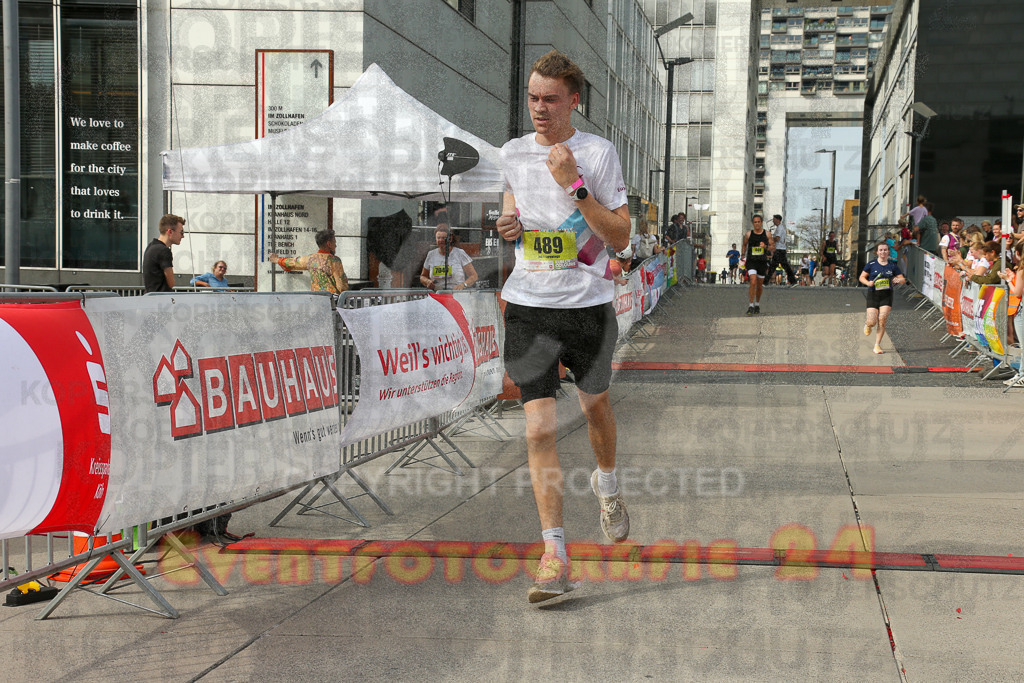250920_1526_EX1_9444 | Sportfotografie im Rhein-Sieg Kreis, Köln, Bonn, NRW, Rheinland Pfalz, Hessen, etc. Unser Tätigkeitsfeld umfasst den Laufsport vom Volkslauf über den Marathon, Duathlon, Triathon bis zum Ultralauf wie Kölnpfad Ultra oder Schindertrail.