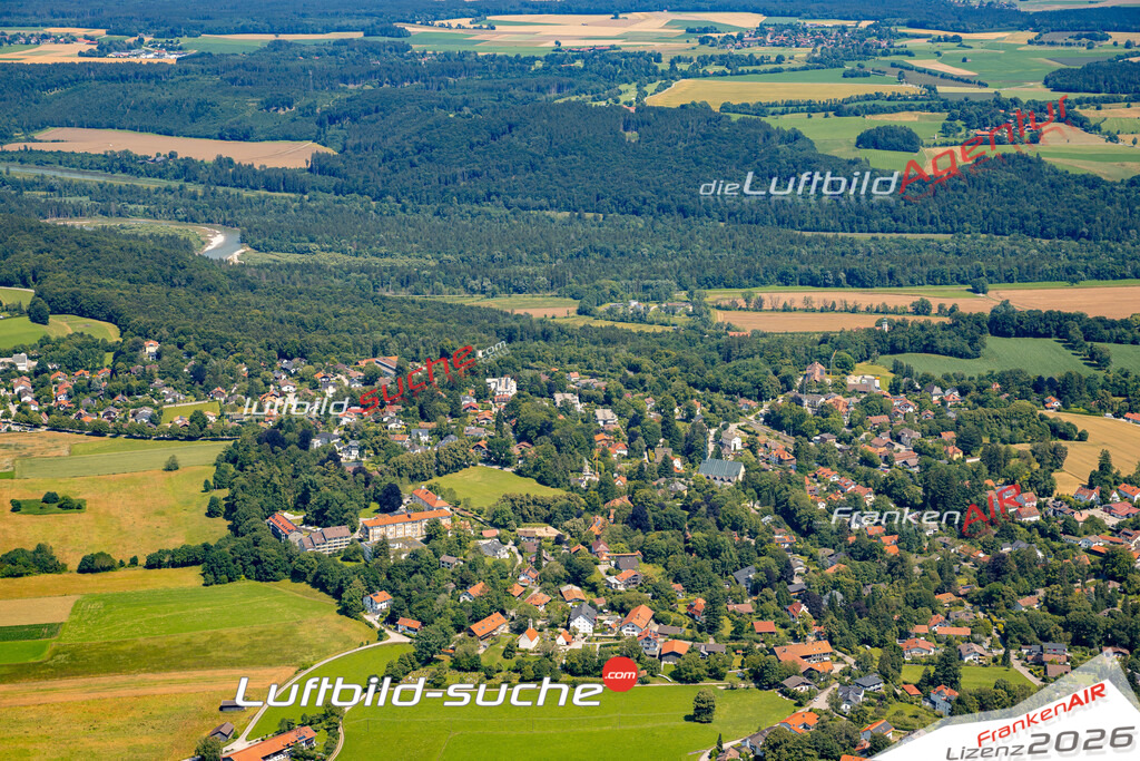 Das Luftbild zeigt : Ebenhausen Schäftlarn - Die Luftaufnahme wurde 2024 vom UL-Flugzeug aus erstellt ( keine Drohne ) - Hochauflösende Luftaufnahme - Für grossformatige Ausdrucke geeignet. Die Geschenkidee !Mit Lizenz und Bildrechte bestellbar