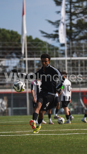 juv_lut_fmachado-0135 | Images from the Juniors B match between Juventus Academy and FC Lutry, played on 18 March 2026 in Lutry, Switzerland, featuring players, coaching staff and match action throughout the game.