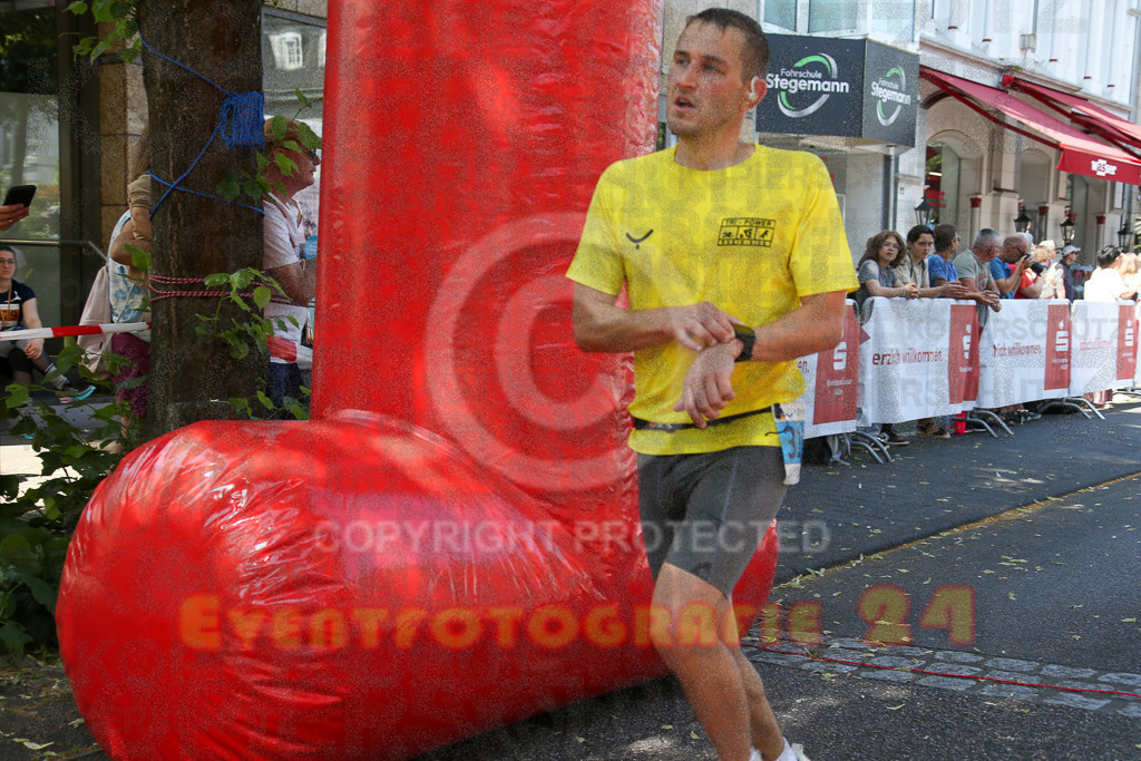 250621_1135_EX1_3674 | Sportfotografie im Rhein-Sieg Kreis, Köln, Bonn, NRW, Rheinland Pfalz, Hessen, etc. Unser Tätigkeitsfeld umfasst den Laufsport vom Volkslauf über den Marathon, Duathlon, Triathon bis zum Ultralauf wie Kölnpfad Ultra oder Schindertrail.