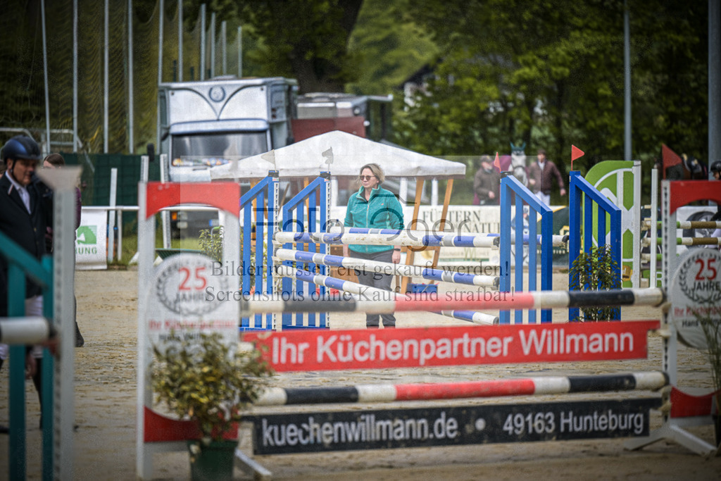 DOS_5559 | Entdecke hochwertige Reitturnierfotos von Foto Oger. Professionell, emotional und authentisch – jetzt Lieblingsmomente im Shop bestellen.Deutschlandweite Turnierfotografie. - Realisiert mit Pictrs.com