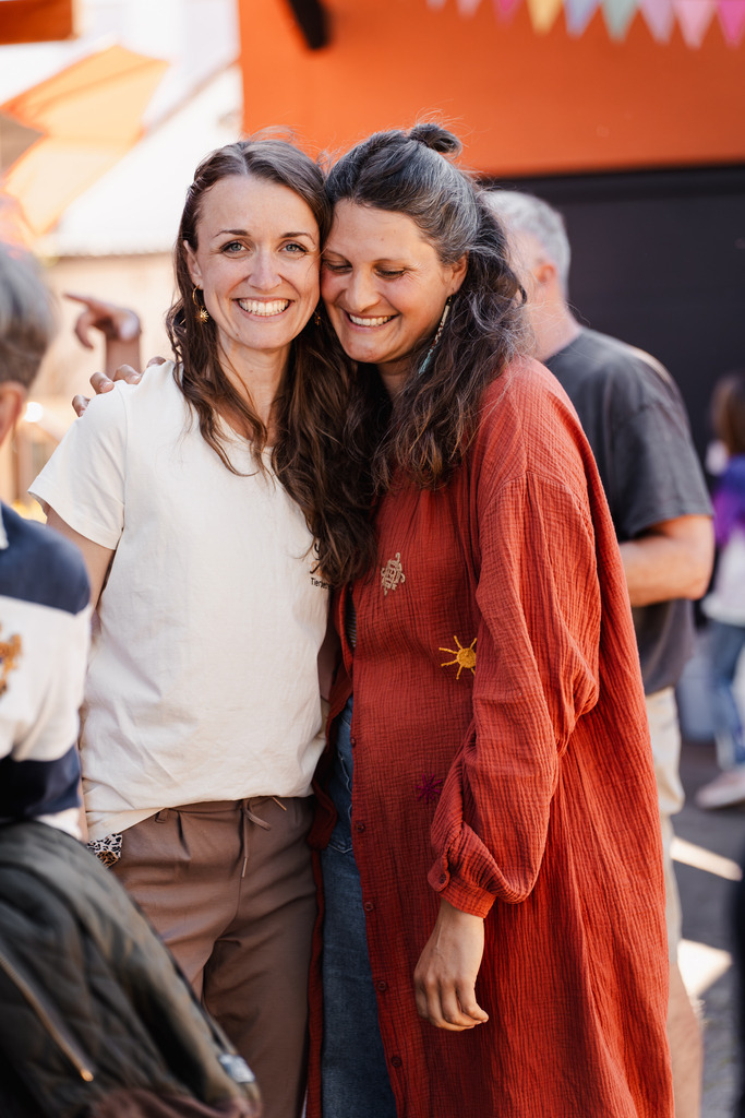 20260426-195 | MuT (Mensch und Tier) mit Mona - Fotografie und Tierkommunikation - Realisiert mit Pictrs.com