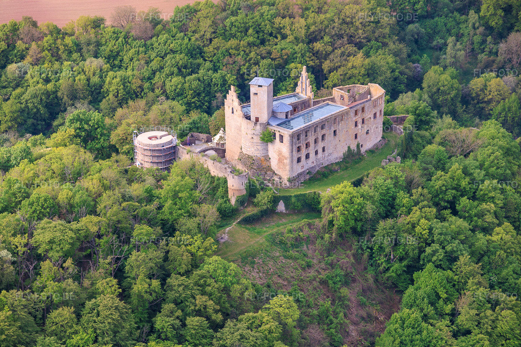 Luftbild: Burg Trimburg von Nordosten im Ortsteil Trimberg in Elfershausen im Bundesland Bayern in Deutschland.Foto: IMG_156057.jpg vom 03.05.2026 durch Werner Riehm/FLY-FOTO.deAuflösung des Originals: 6000 x 4000 pxtrimburg.com