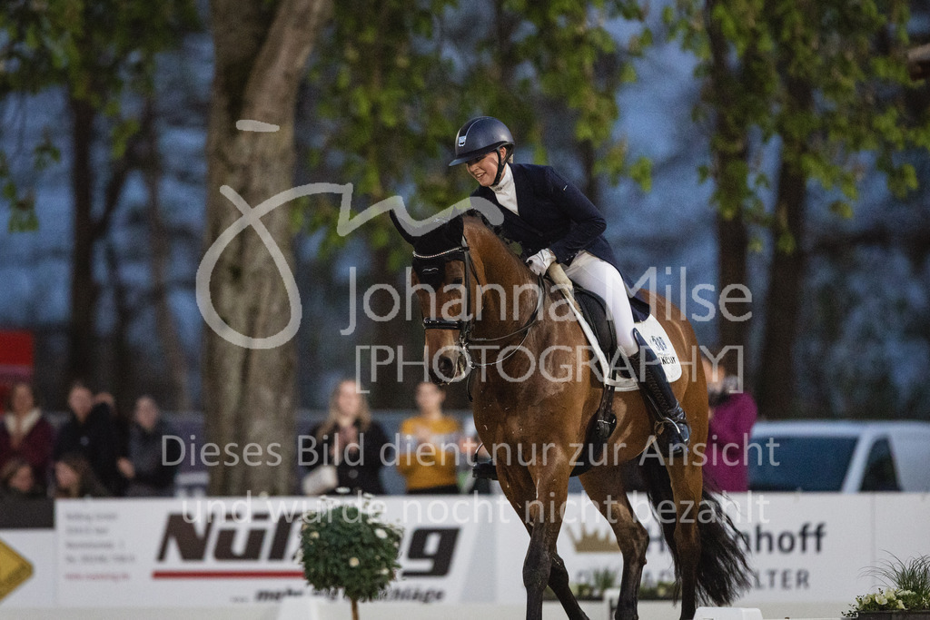 230429_Dressurfestival_S-Kür-346 | Deine schönsten Turniermomente als professionelle Fotos! Entdecke hochwertige Pferdesport-Fotografie im Online-Shop. Jetzt Fotos finden & bestellen!