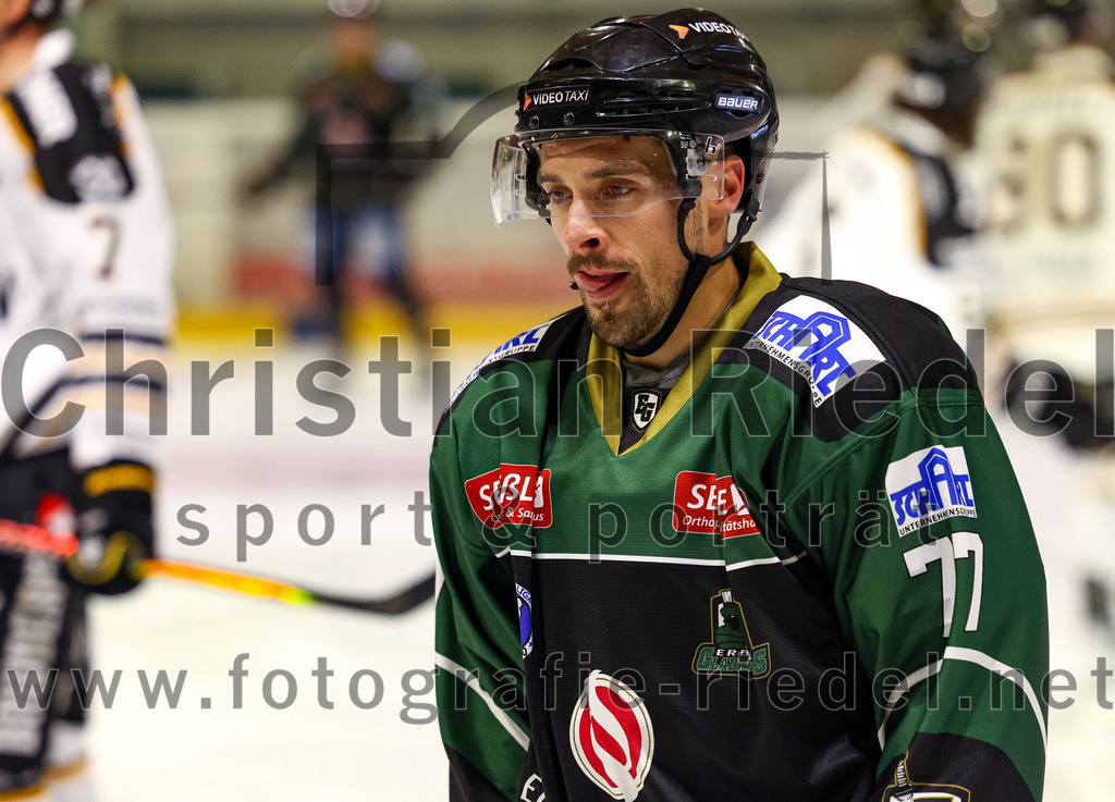 2022-09-23_020_TSV_Erding_gegen_EV_Fuessen | Erding, Deutschland, 23.09.2022:
Eishockey, Bayernliga 2022 / 2023, Testspiel, TSV Erding gegen EV Füssen, Endergebnis: 1:3

Philipp Michl (Erding Gladiators, #77)

Foto: Christian Riedel / fotografie-riedel.net