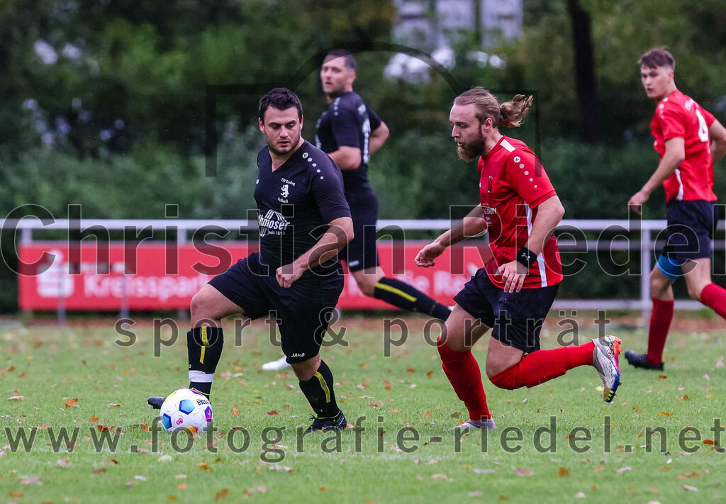 2023-08-27_058_TSV_Zorneding_II_gegen_TSV_Grafing_II | Zorneding, Deutschland, 27.08.2023:
Fußball, A-Klasse 2023 / 2024, 2. Spieltag, TSV Zorneding II gegen TSV Grafing II, Endergebnis: 5:1

Florian Dichtl (TSV Grafing, #5), Alexander Ostner (TSV Zorneding, #10)

Foto: Christian Riedel / fotografie-riedel.net