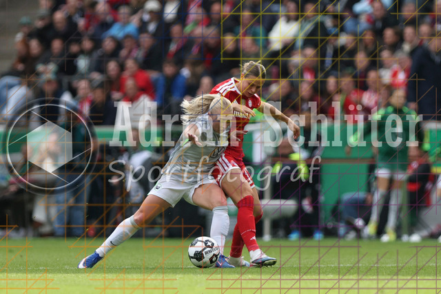 14.05.2026, GER, Fussball, Frauen, DFB-Pokal, Finale, Saison 2025/2026, VfL Wolfsburg - FC Bayern München | Thea Bjelde (Wolfsburg) und Klara Bühl (Bayern) im Kampf um den Ball