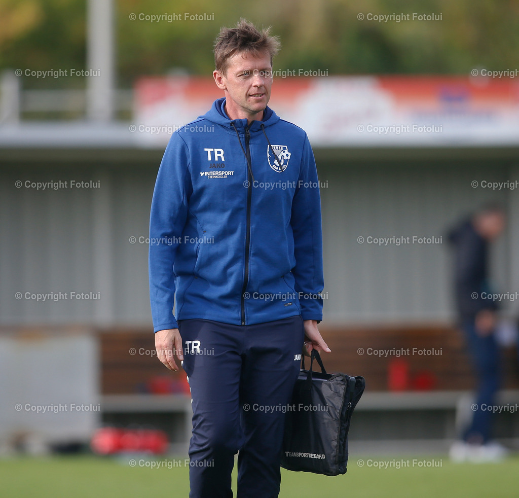 A_LUI_230923_43 | SPORT,FUSSBALL,LT1 OOELIGA ASKOE OEDT-SV ZEBAU BAD ISCHL 29.09.2023 IM BID: TRAINER THOMAS HEISSL  (BAD ISCHL)FOTO:FOTOLUI