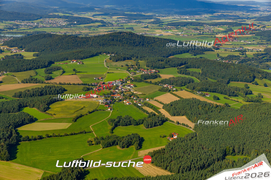 Das Luftbild zeigt : Haderstadl Cham - Die Luftaufnahme wurde 2024 vom UL-Flugzeug aus erstellt ( keine Drohne ) - Hochauflösende Luftaufnahme - Für grossformatige Ausdrucke geeignet. Die Geschenkidee !Mit Lizenz und Bildrechte bestellbar