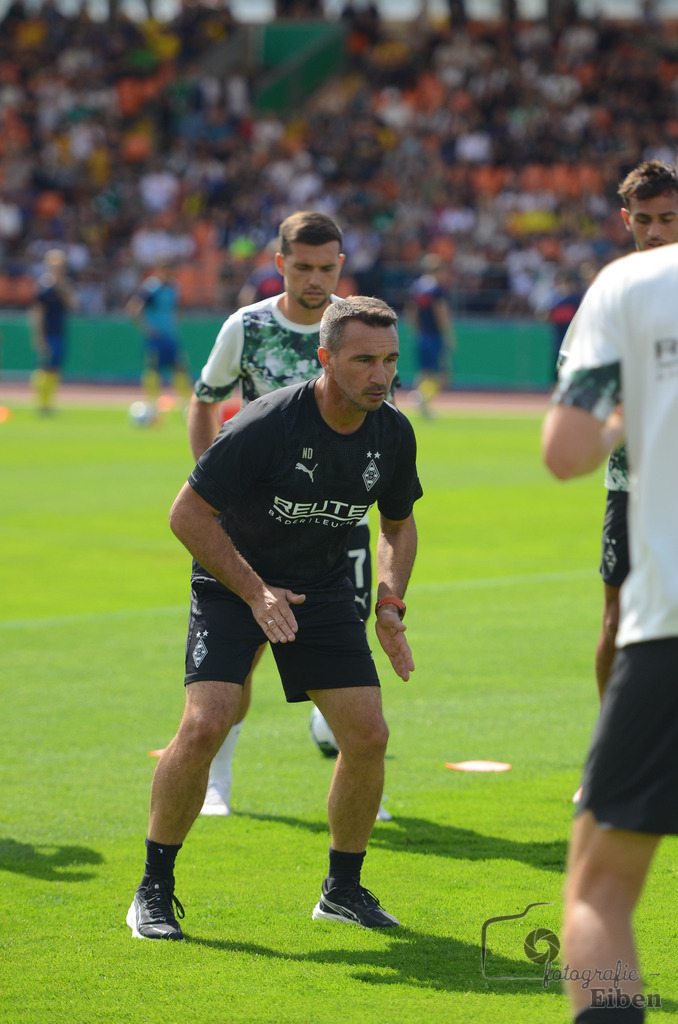 SV Atlas-Delmenhorst-Borussia Mönchengladbach | DFB-Pokal 1. Runde;SV Atlas Delmenhorst (gelb)-Borussia Mönchengladbach (schwarz) am 17.08.2025 in Oldenburg (Marschweg-Stadion), Photo: Philip Eiben 2025 - Realisiert mit Pictrs.com