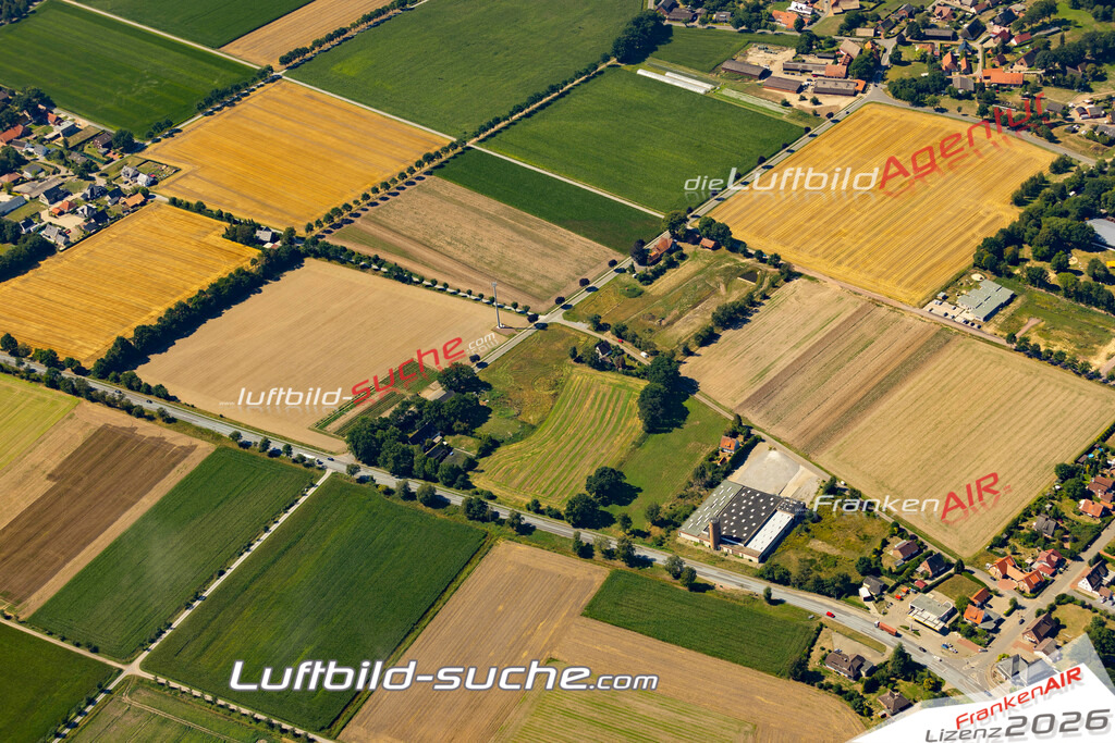 Aktuelles Luftbild von  Marl - Die Luftaufnahme wurde 2022 mittels UL-Flugzeug erstellt ( keine Drohne ) - hochauflösende Kamera-Systeme von  Canon -Beste Qualität - Für grossformatige Ausdrucke geeignet. Die Geschenkidee !