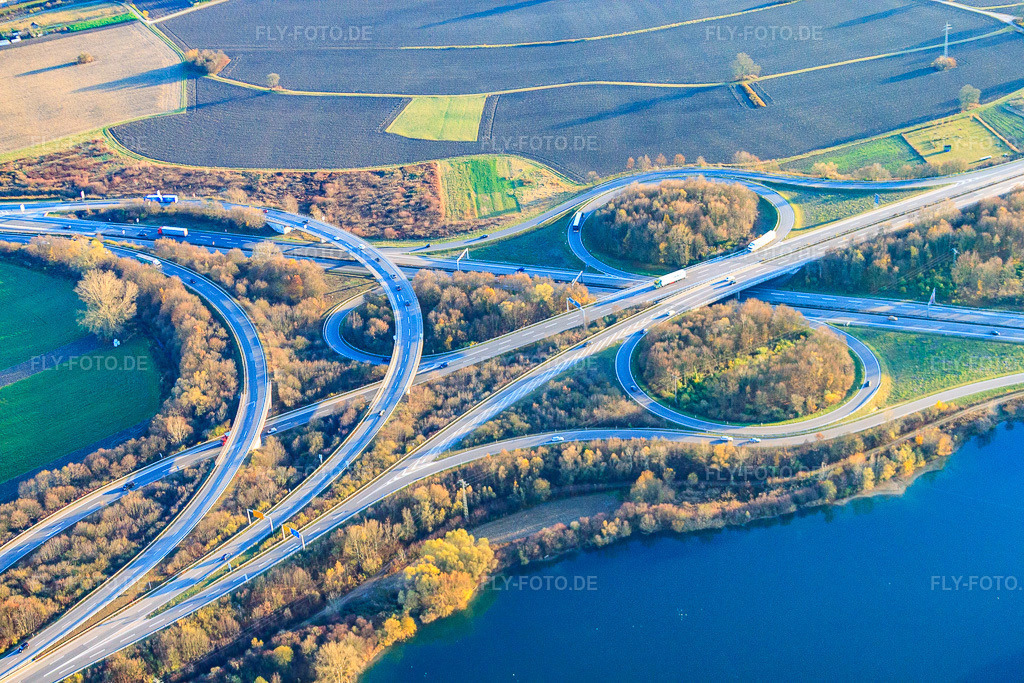 Luftbild: Wörther Kreuz A65 x B9 im Ortsteil Maximiliansau in Wörth im Bundesland Rheinland-Pfalz in Deutschland. Foto: IMG_22649.jpg vom 19.11.2009 durch Werner Riehm/FLY-FOTO.de