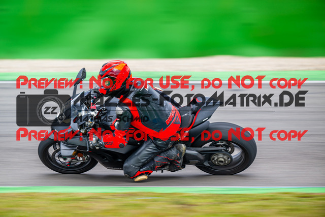 MaZZes_Fotomatrix_20240316_6007705_5875 | Fotograf Mathias Schmid
Sportfotograf,
Eventfotograf,
Hochzeitsfotograf,
Portraitfotograf