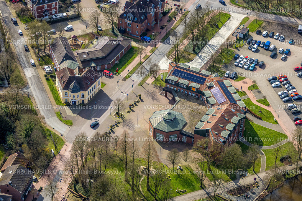 Schermbeck240310166 | Luftbild, Rathaus Stadtverwaltung, Weseler Straße Ecke Am Rathaus, Parkplätze, Schermbeck, Nordrhein-Westfalen, Deutschland