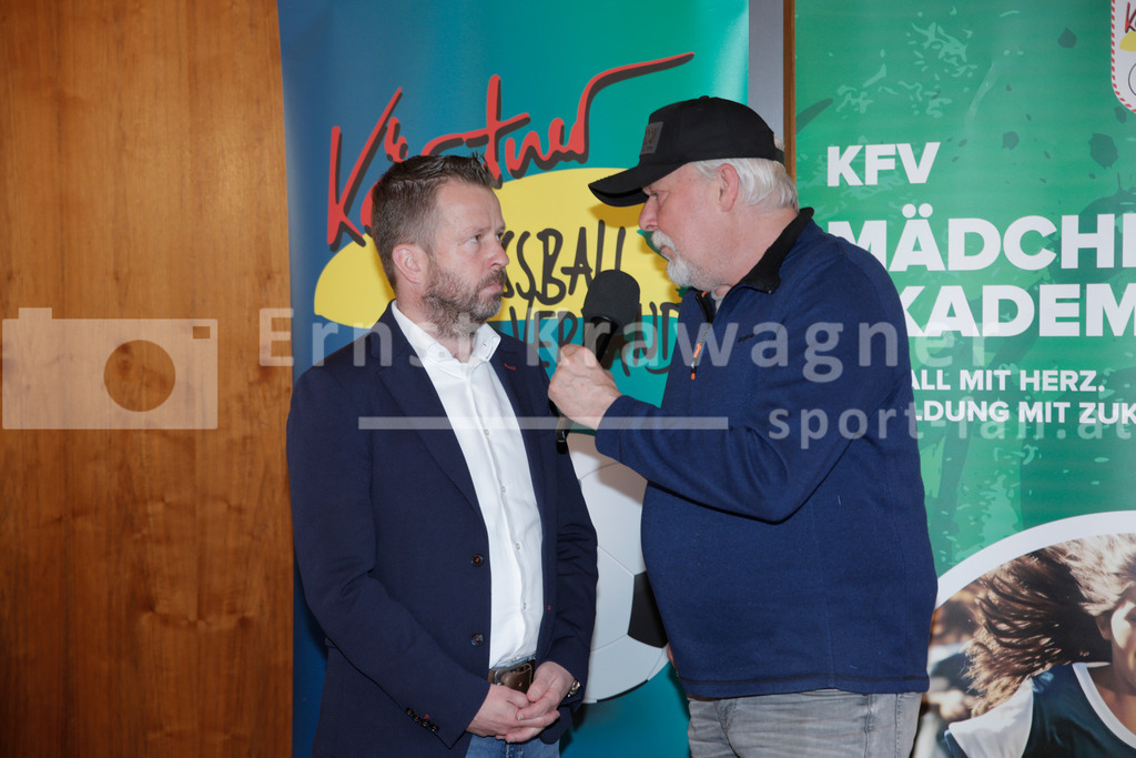 Pressekonferenz mit Mag. Thomas Jank, Rüdiger Wratschnig | Kärntner Fußballverband , Pressekonferenz mit Mag. Thomas Jank, Tamara Krammer, Mag. Martin Mutz, Mag. Gerhard Engl,  KFV Hauptsitz, Klagenfurt , Austria. Photo: Ernst Krawagner - Realisiert mit Pictrs.com