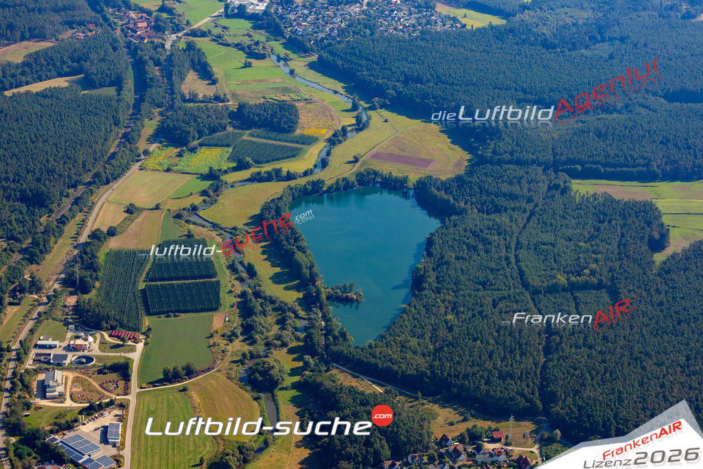 Das Luftbild zeigt : Petersgmünd Weiher Georgensgmünd - Die Luftaufnahme wurde 2024 vom UL-Flugzeug aus erstellt ( keine Drohne ) - Hochauflösende Luftaufnahme - Für grossformatige Ausdrucke geeignet. Die Geschenkidee !Mit Lizenz und Bildrechte bestellbar