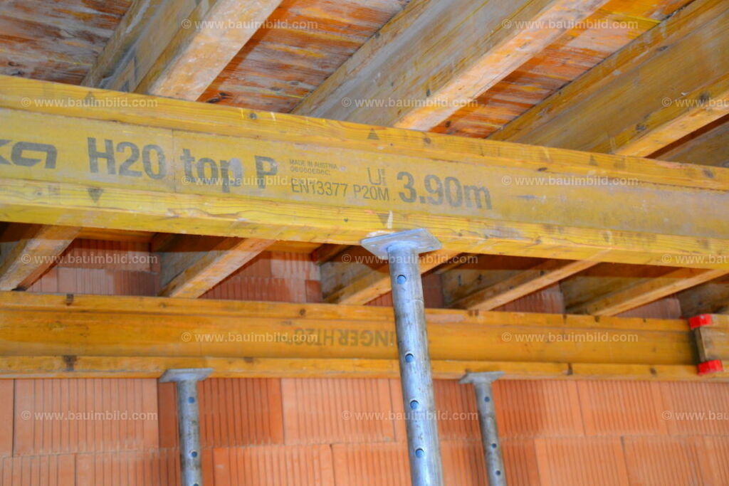 bib-lg04-betonarbeiten-0240 | Nach LV-Leistungsgruppen sortierte Detailfotos über den Bau eines Hauses. Alle Hausbau-Bilder direkt vom Urheber und Autor der Website Haus-Selber-Bauen.com