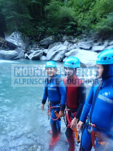 P8150093 | Bestelle die Bilder deines Berg- oder Wasser-Abenteuers mit Mountain Sports bequem von zu Hause aus direkt über unseren Online Fotoshop von pictrs.com. - Realisiert mit Pictrs.com