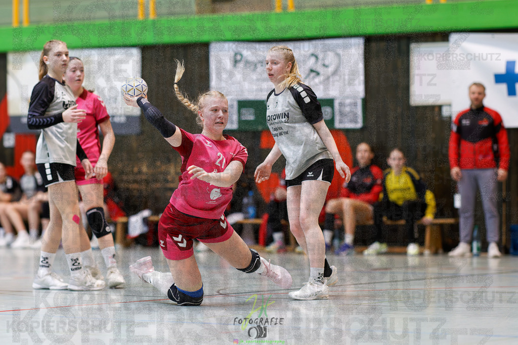 Hessenmeisterschaft wJC - Spiel um Platz 3; TuS Kriftel - SG Schenklengsfeld | Hessenmeisterschaft wJC - Spiel um Platz 3; TuS Kriftel - SG Schenklengsfeld am 22.03.2025 in Biedenkopf (Sporthalle Lahntalschule)Photo © 2025 - Jörg Heinrich - Realisiert mit Pictrs.com