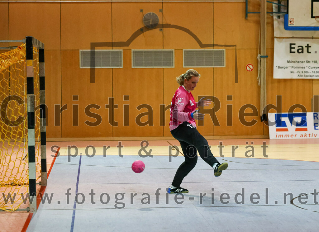 2023-01-21_090_SpVgg_Altenerding_gegen_TSV_Karlsfeld | Erding, Deutschland, 21.01.2023:
Handball, Bezirksoberliga Frauen Altbayern 2022 / 2023, 8. Spieltag, SpVgg Altenerding gegen TSV Karlsfeld, Endergebnis: 28:24

Johanna Forstner (TSV Eintracht Karlsfeld, #12)

Foto: Christian Riedel / fotografie-riedel.net