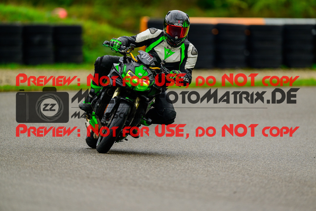 MaZZes_Fotomatrix_20241002_6007705_5657 | Fotograf Mathias Schmid
Sportfotograf,
Eventfotograf,
Hochzeitsfotograf,
Portraitfotograf