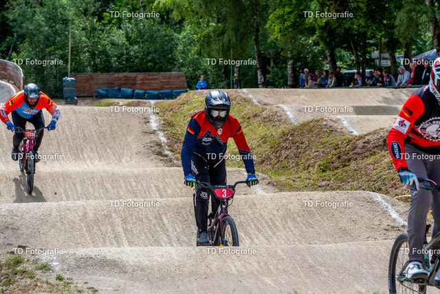 BayBMX2026-05478 | Fotogalerie von Thomas Dettweiler mit Eventbildern und lizenzfreien Fotos. Perfekt als Wandbild, für Büro, Website oder private Nutzung. - Realisiert mit Pictrs.com