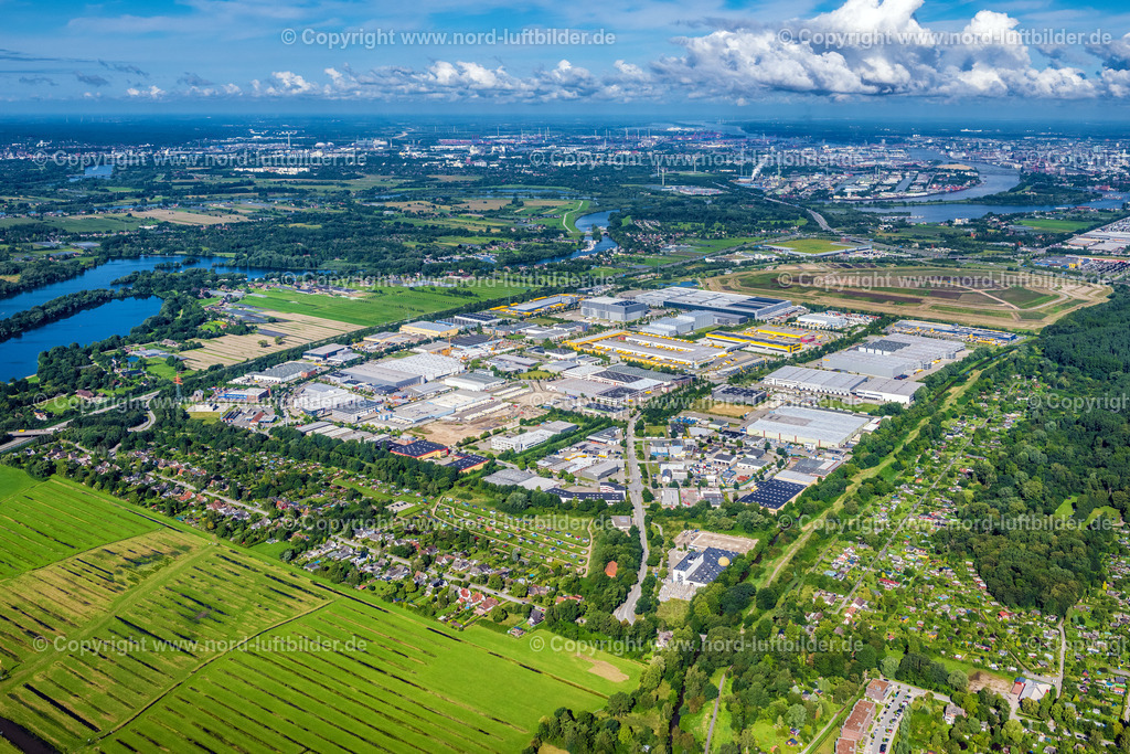 Hamburg_Allermöhe_Gewerbegebiet_ELS_1104050823 | HAMBURG 04.08.2023 Industrie- und Gewerbegebiet an der Straße Hermann-Wüsthof-Ring im Ortsteil Allermöhe in Hamburg, Deutschland. // Industrial and commercial area on street Hermann-Wuesthof-Ring in the district Allermoehe in Hamburg, Germany. Foto: Martin Elsen