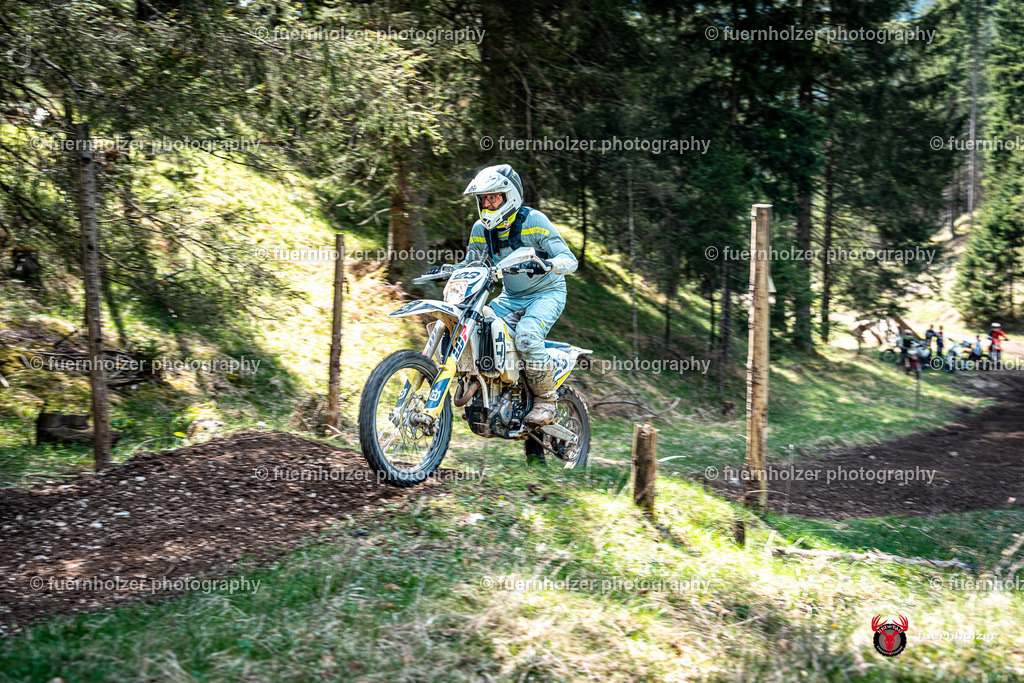 fuernholzer_250501-C1-604 | Fotografische Impressionen von der Red Stag Enduro Extreme by fuernholzer-photography.com. Endurosport in Österreich fotografisch festgehalten von fuernholzer. Auftragsfotografie für Private, Gewerbefotos und Industriefotografie. Eventfotografie, Sportfotografie und Motorsportfotografie. Anbieter von Fotoworkshops, Fototraining, fotografischen Vorträgen und Fotoseminaren.