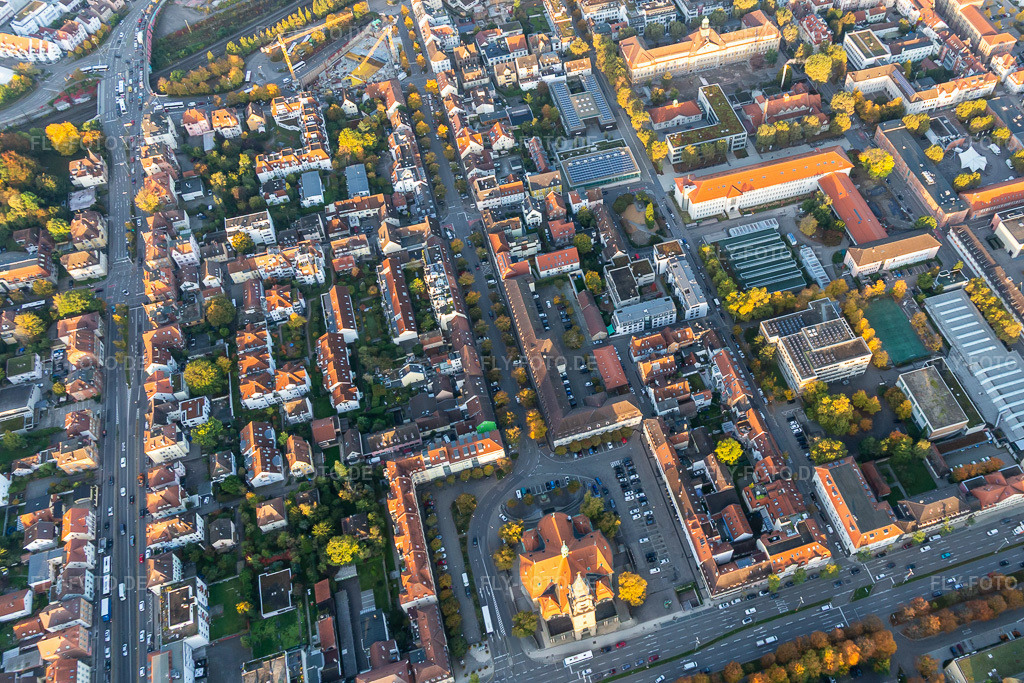 Luftbild: Kirchengebäude Friedenskirche am Karlsplatz in Ludwigsburg im Bundesland Baden-Württemberg in Deutschland. Foto: IMG_119036.jpg vom 14.10.2019 durch Werner Riehm/FLY-FOTO.de