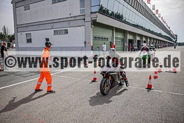 pube6947 | Professionelle Fotos von Sportveranstaltungen, aber auch Hochzeiten und anderen Events. - Realisiert mit Pictrs.com