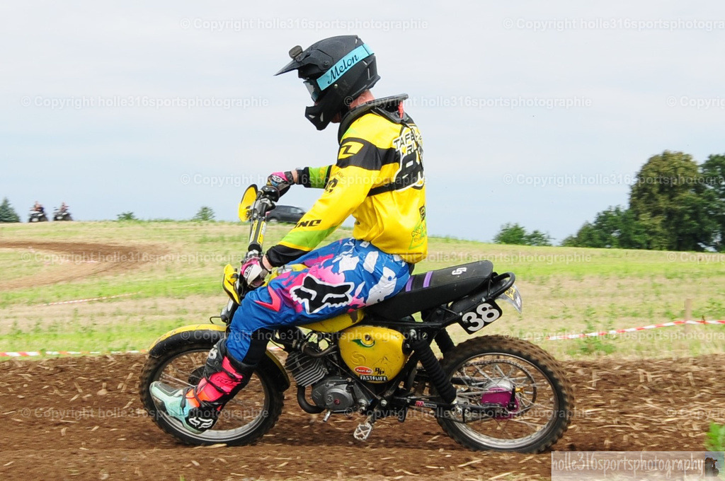 DSC_4857 (2) | Sportfotografie , Motorsport, Motoross, Reitsport, Mointainbike, Enduro,
Landschaft , Outdoor, Eventfotografie, Landschaft, Bilder online bestellen - Realisiert mit Pictrs.com