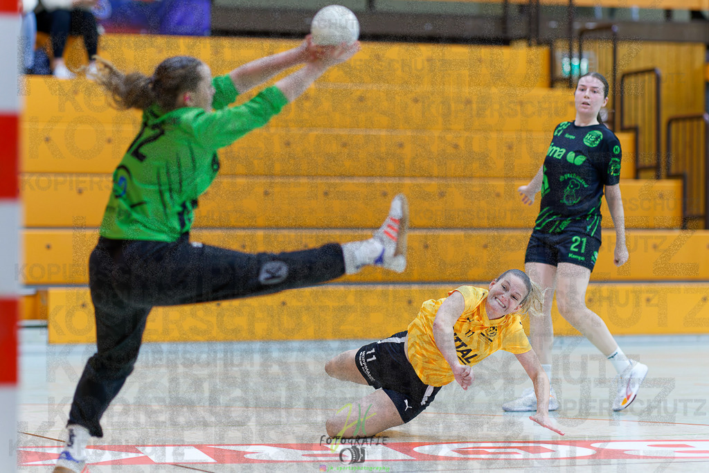 Frauen Oberliga Mitte (HHV); HSG Kleenheim/Langgöns II - HSG Eibelshausen/Ewersbach | Frauen Oberliga Mitte (HHV); HSG Kleenheim/Langgöns II - HSG Eibelshausen/Ewersbach am 01.11.2025 in Oberkleen (Weidig-Halle)Photo © 2025 - Jörg Heinrich - Realisiert mit Pictrs.com