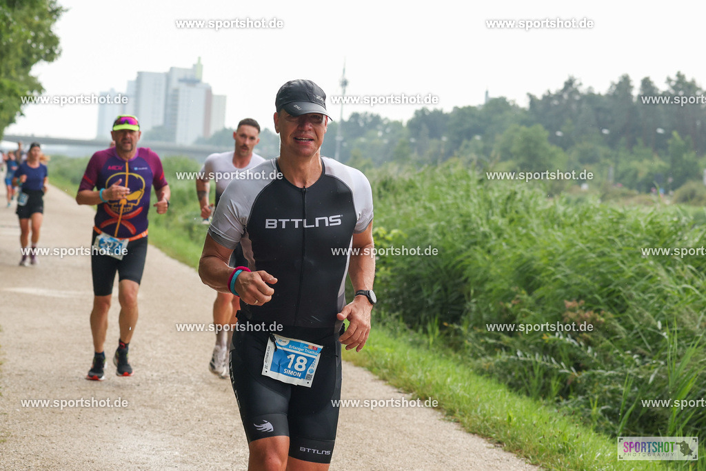 LUR_1474 | 34. M-net Erlanger Triathlon 2025 #erlangertriathlon  #mnettriathlon2025 #mnettriathlon #team #olympischedistanz #mitteldistanz #triathlon #maindonaukanal  #erlangertriathlon2025 #yourpictrs #tv1848 #tv1848erlangen  #triathlonbayern #sportinerlangen #demsportverbunden #sportshot_your_pictrs Copyright: www.sportshot.de