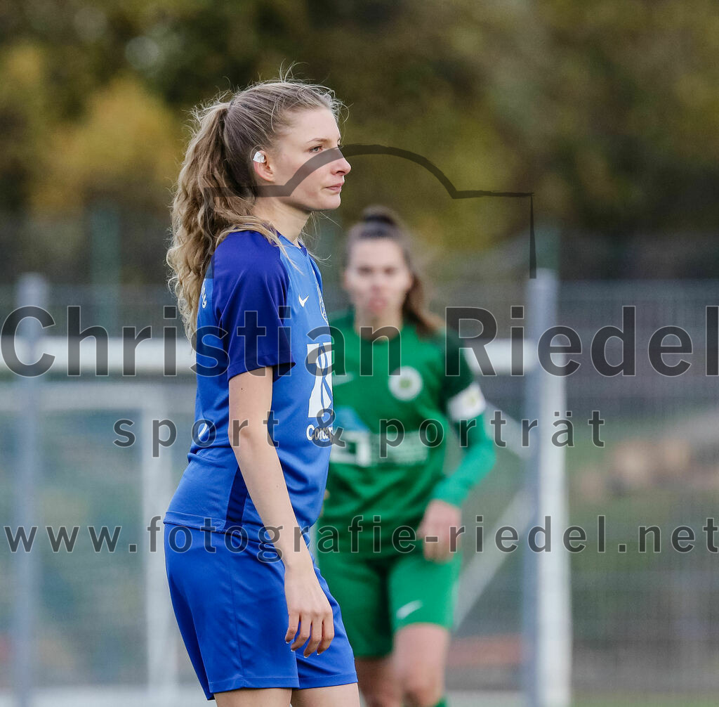 2023-11-19_045_FC_Langengeisling_gegen_FC_Forstern_II | Erding, Deutschland, 19.11.2023:
Fußball, Bezirksoberliga 2023 / 2024, 12. Spieltag, FC Langengeisling gegen FC Forstern II, Endergebnis: 3:0

Lena Altmann (FC Langengeisling, #14)

Foto: Christian Riedel / fotografie-riedel.net