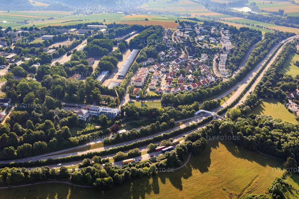 Luftbild: Ehemaliges Kasernengelände(Alfred-Delp-Quartier) und Wohngebiet südlich der Dr.-Loeffellad-St in Donauwörth im Bundesland Bayern in Deutschland. Foto: IMG_101740.jpg vom 08.07.2017 durch Werner Riehm/FLY-FOTO.de
