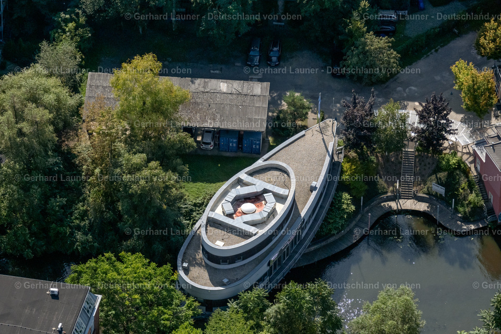 4041900 | LEIPZIG 14.09.2020 Gebäude der Veranstaltungshalle " Kulturhafen am Riverboat " in Tropfenform am Karl-Heine-Kanal an der Erich-Zeigner-Allee im Ortsteil Plagwitz in Leipzig im Bundesland Sachsen, Deutschland.