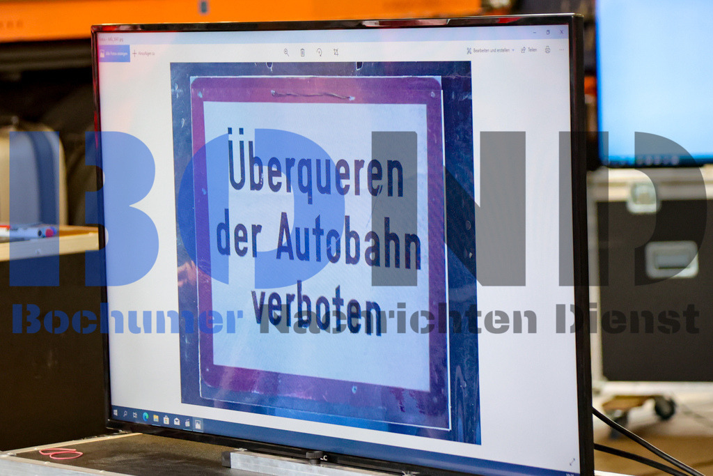 Sicherheitsparcours bei der Autobahn GmbH des Bundes {date} -  | {headline}



(Foto: Sebastian Sendlak / BOND)

 - Realisiert mit Pictrs.com