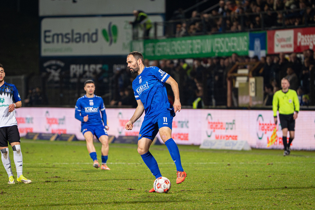Fußball I Herren I Saison 2025-2026 I Regionalliga Nord I 24. Spieltag I SV Meppen - Hamburger SV II I 2810 | Simon Engelmann (11, SV Meppen) - Realisiert mit Pictrs.com