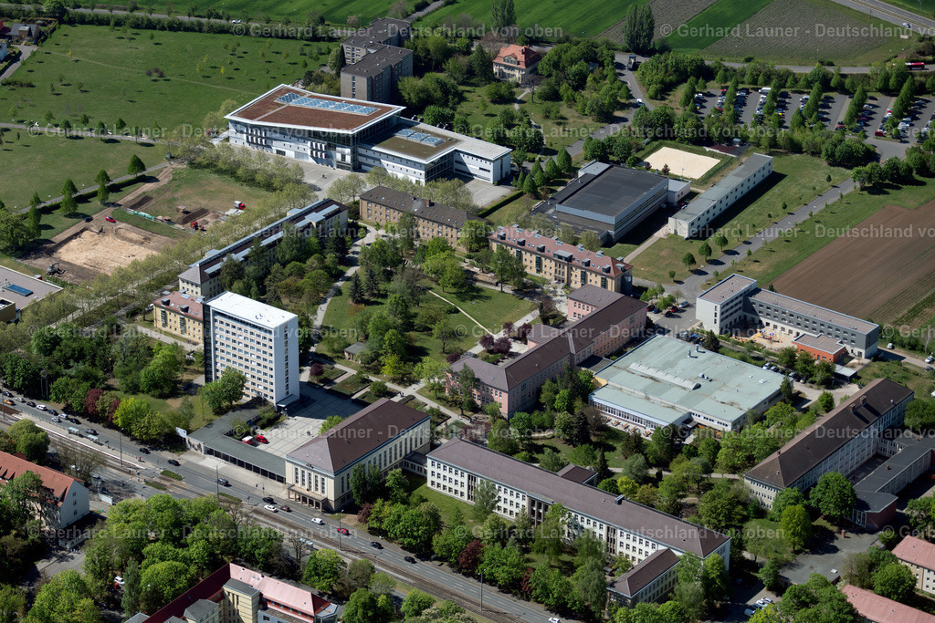 4026726 | ERFURT 07.05.2020 Campus- Gebäude der Universität Erfurt entlang der Nordhäuser Straße im Ortsteil Andreasvorstadt in Erfurt im Bundesland Thüringen, Deutschland. Weiterführende Informationen bei: Universität Erfurt. // Campus building of the university Erfurt along the Nordhaeuser Strasse in the district Andreasvorstadt in Erfurt in the state Thuringia, Germany. Further information at: Universitaet Erfurt. Foto: Gerhard Launer