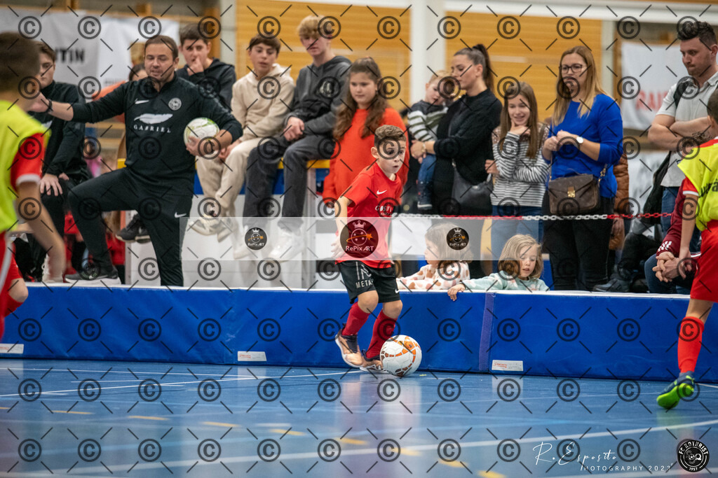 20231126_FCR_Hallenturnier_F1_048 | Sport und Naturfotografie von Roberto Esposito zeigt echte Momente Bewegung und die Schönheit der Natur. Ausdrucksstarke Bilder schaffen Emotionen.
