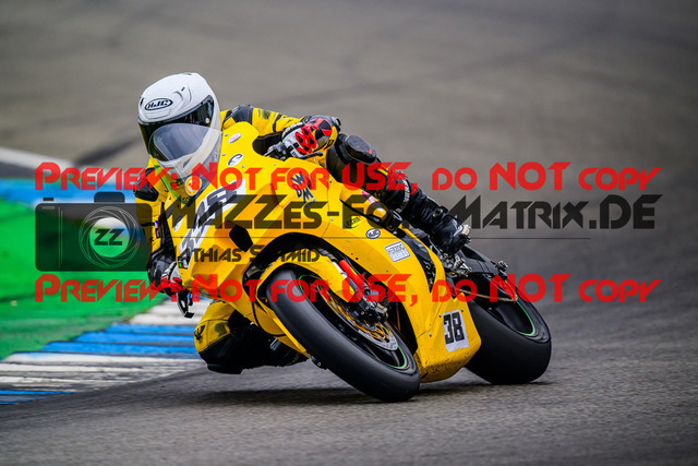 MaZZes_FotoMatrix_240614_6007705_9947 | WEISS