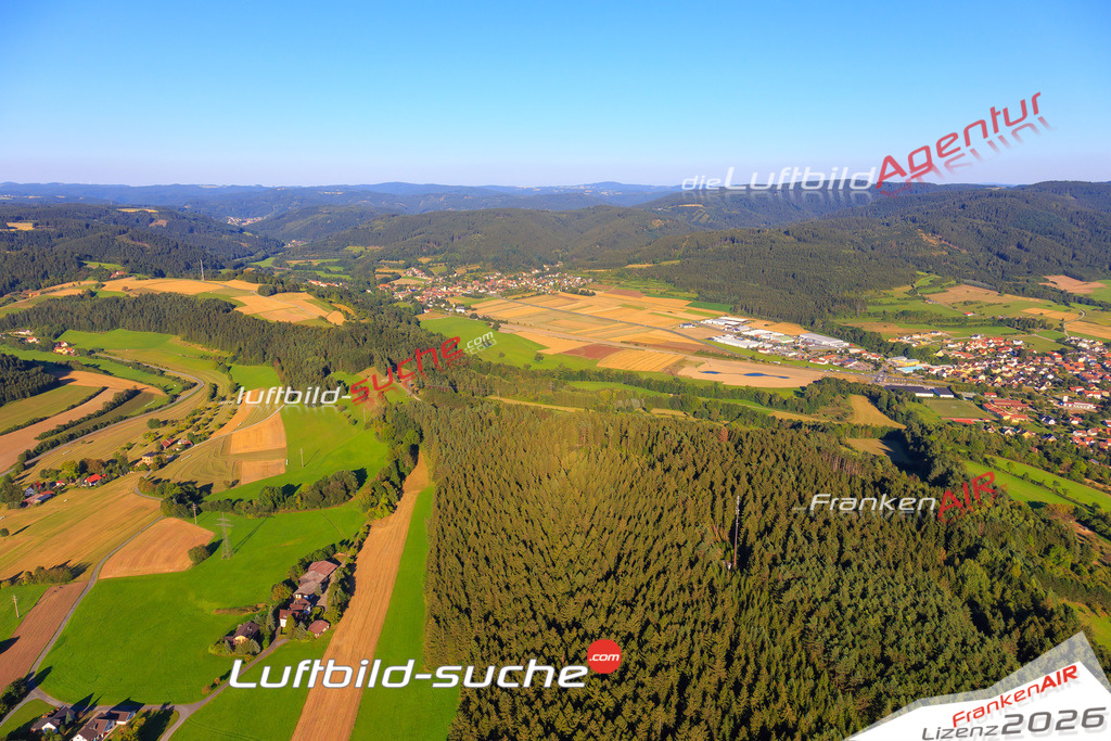 Die Luftaufnahme der Stadt Wilhelmsthal wurde vom UL-Flugzeug heraus erstellt ( keine Drohne )- hohe Auflösung für beste Qualität