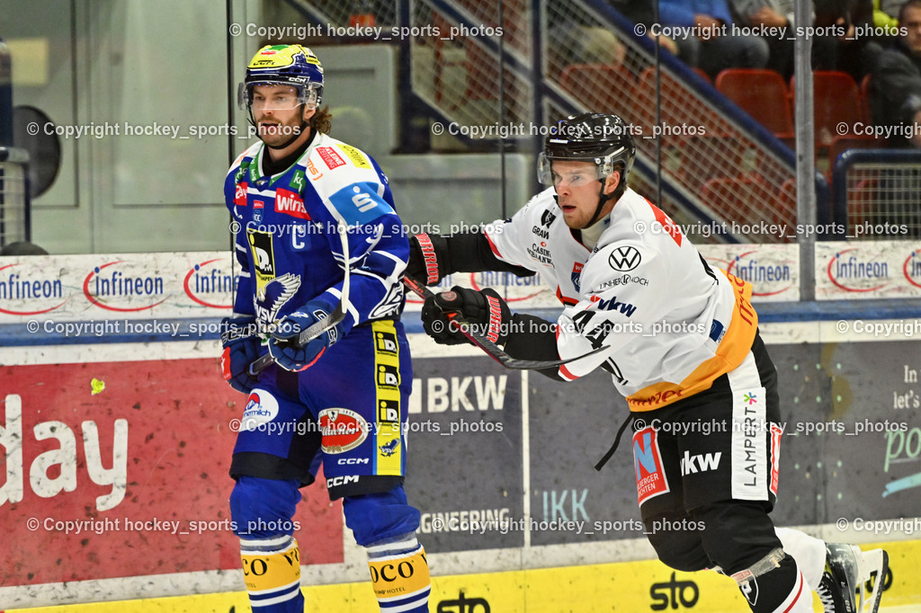 EC IDM Wärmepumpen VSV vs. Pioneers Vorarlberg | #9 Alexander Rauchenwald EC VSV, #44 Julius Reini Pioneers Vorarlberg, EC IDM Wärmepumpen VSV vs. Pioneers Vorarlberg, EC IDM WÄRMEPUMPEN VSV vs. Pioneers Vorarlberg am 03.10.2025 in Villach (Stadthalle Villach), Austria, (Photo by Bernd Stefan)