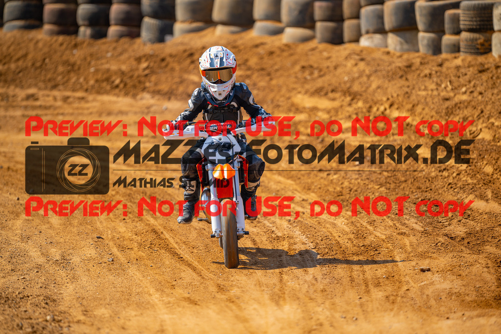 MaZZes-Fotomatrix-20260815-605176 | ROOKIES