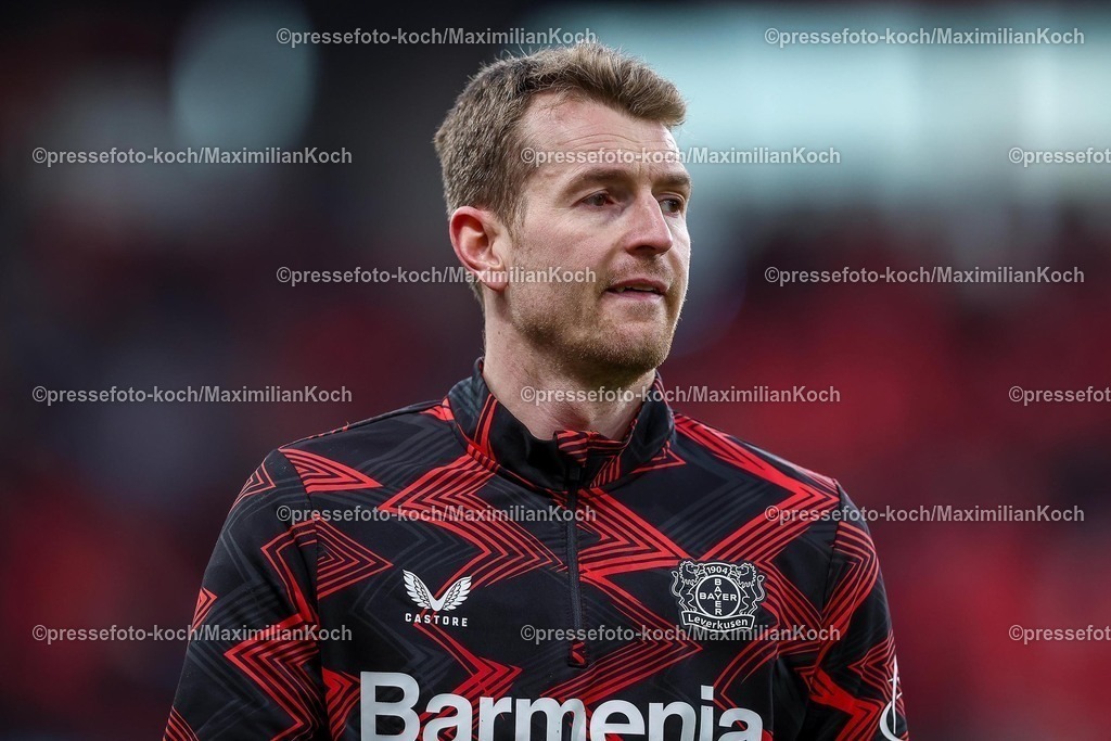 Lev02022502157 | 02.02.2025, Fußball, Bayer 04 Leverkusen - TSG 1899 Hoffenheim, 1. Fußball Bundesliga, 20. Spieltag, BayArena, Saison 2024 2025: Torwart Lukas Hradecky (Bayer04 Leverkusen #1)DFB regulations prohibit any use of photographs as image sequences and or quasi-video.