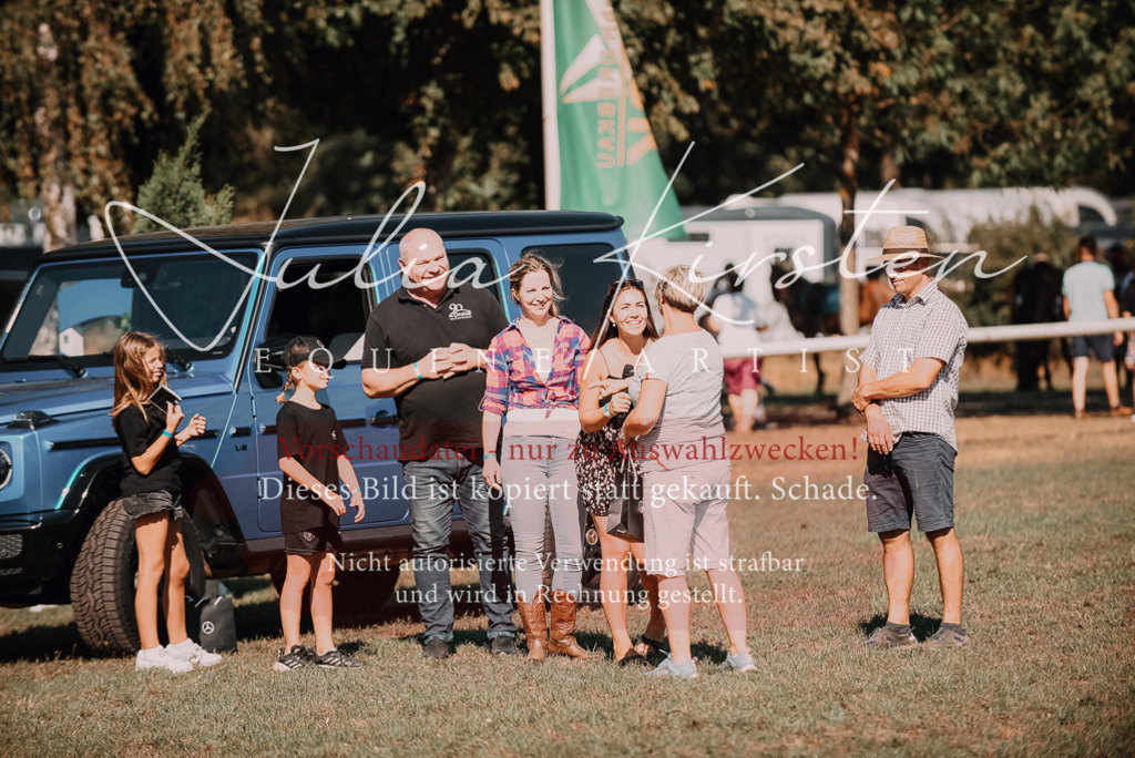 DSC_7870 | Pferde- und Turnierfotografie in Westsachsen. Pferdeportraits, Auftragszeichnungen und intuitive Kunst.
