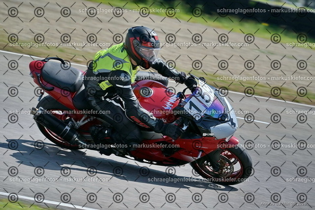 26BT02-1079 | markuskiefer.com - Realisiert mit Pictrs.com