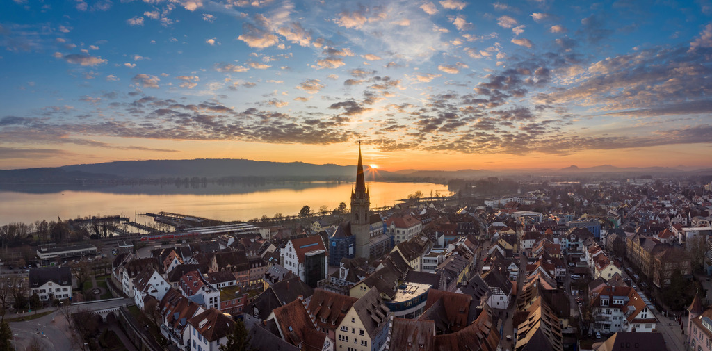 Radolfzellbilder_0350 | Die Altstadt von Radolfzell bei Sonnenuntergang - Realisiert mit Pictrs.com