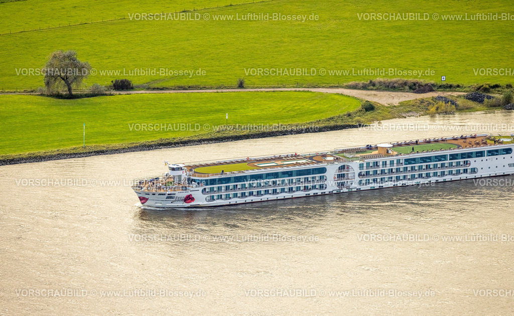 Emmerich241010436 | Luftbild, Ausflugsschiff A-Rosa Sena Fluss-Kreuzfahrtschiff, E-Motion Ship mit Sonnendeck und Pool auf dem Fluss Rhein, Emmerich, Emmerich am Rhein, Niederrhein, Nordrhein-Westfalen, Deutschland