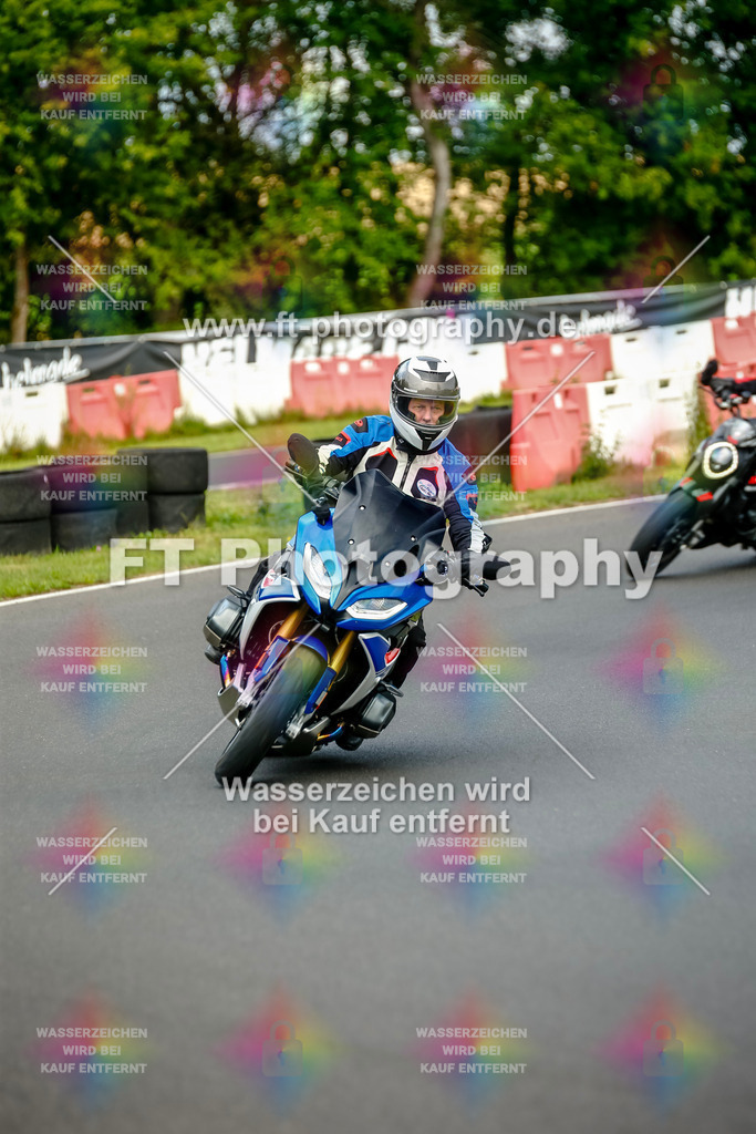 VBK-4562 | Hier findet Ihr Bilder von Touristenfahrten auf der Nürburgring Nordschleife oder von anderen Veranstaltungen die ich besucht habe. Viel Spass beim Durch Schauen 